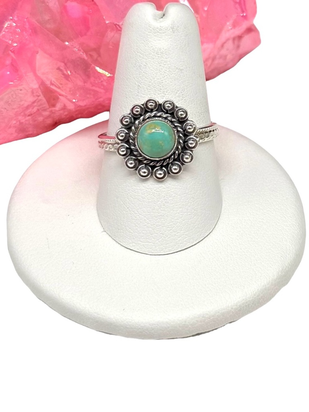 Arizona Mohave Turquoise Flower Shaped Ring Size 8 Solid 925 Sterling Silver